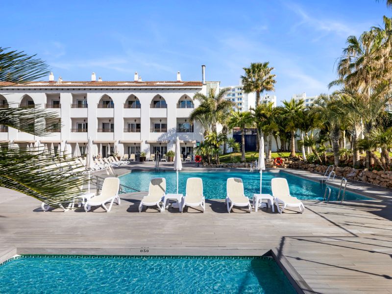 Servicios_PuertoMarina_Piscina